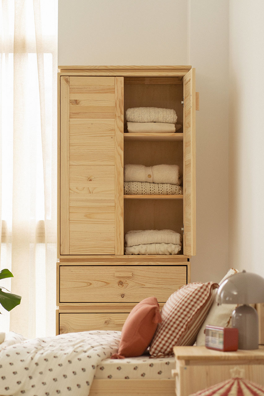 Imagen de ambiente 3 para:Armario modular de madera de pino